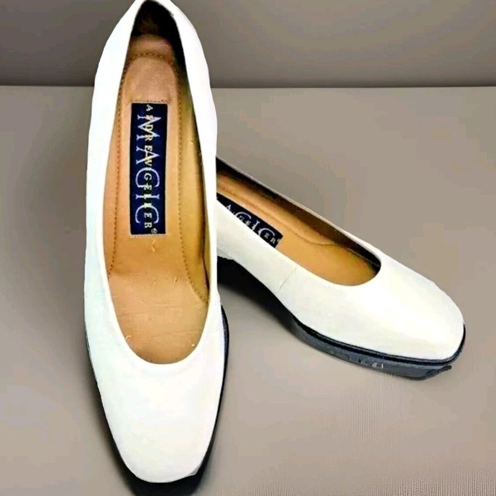 Andrew Geller 9 M Magic Leather Pumps Ivory Block Heel Square Toe
